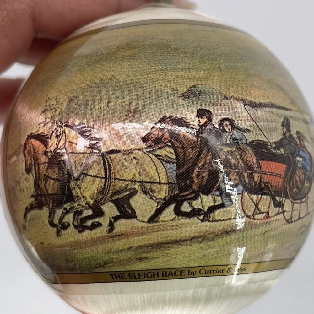 VTG Decorations Of Distinction 2 Holiday Ornaments Christmas‎ Winter Scenes Snow
